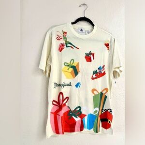 NWT Disneyland Classic Christmas T-Shirt Size Small Peter Pan Mickey Mouse